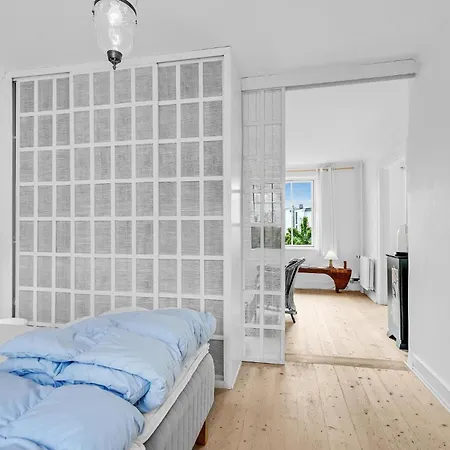 1 Bedroom Cozy In *